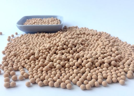 品質  Cylindrical Shape 13X Molecular Sieve Desiccant 2 - 3mm Pore Size 工場
